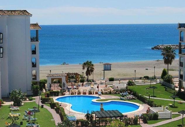 Personal Y Coqueto En Primerisima Linea De Playa, En La Costa Del Sol. Puerto De La Duquesa Castillo de Sabinillas エクステリア 写真