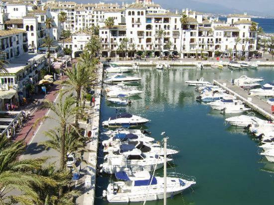 Personal Y Coqueto En Primerisima Linea De Playa, En La Costa Del Sol. Puerto De La Duquesa Castillo de Sabinillas エクステリア 写真